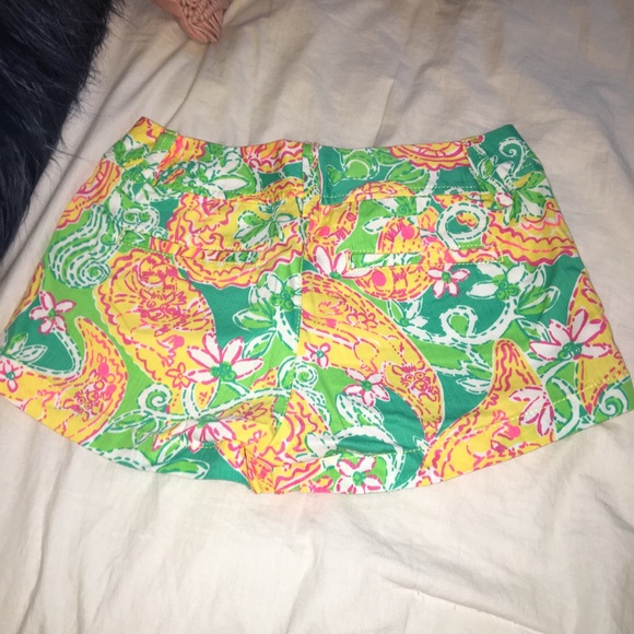 Lily Pulitzer Walsh Short- Size 00!!! - Picture 2 of 3